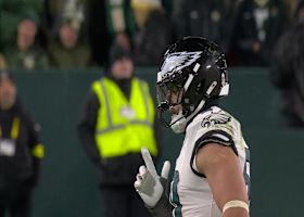 Can't-Miss Play: Game-winning stop! Phillips sends Packers into turnover on downs in crunch time