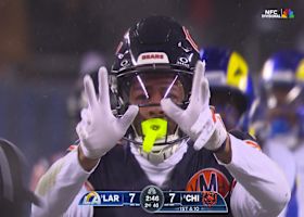 Williams' 27-yard pass lands in Rome as Odunze's first catch is a big one