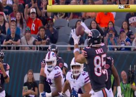 Caleb Williams darts Cole Kmet over the seam for 29-yard chunk gain