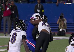 Ed Oliver ambushes Derrick Henry to force third-and-long