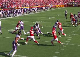 Lamar Jackson's 10th TD pass of 2025 opens scoring in Ravens-Chiefs game