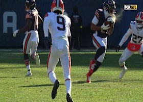 Caleb Williams connects with DJ Moore with 25-yard gain in final minute of first half