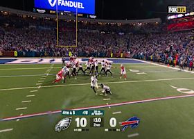 Jake Elliott's second FG of day extends Eagles lead