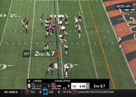 Mixon stiff-arms defender into ground during red-zone rush vs. Browns