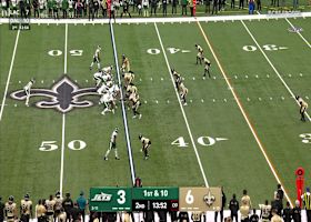 Isaiah Davis races down sideline on 25-yard catch and run