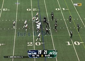 Quincy Williams adds to his banner day on forceful TFL vs. Kenneth Walker III