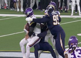 Odafe Oweh's first sack as a Charger comes vs. Carson Wentz in Week 8