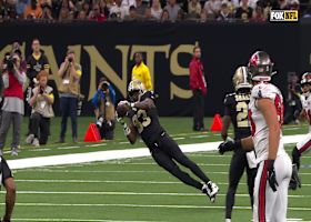 Juwan Johnson goes diagonal to grab 15-yard pass from Tyler Shough