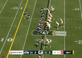 Willis extends the Packers' red zone possession via 13-yard scramble