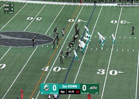 Jaylen Waddle takes end around up Jets sideline for 21 yards