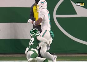 Tyler Huntley darts Jonnu Smith for a late-game TD