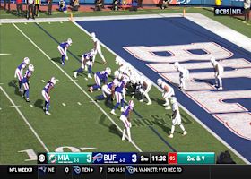 Raheem Mostert's 15-yard run gets the Dolphins off their own goal line