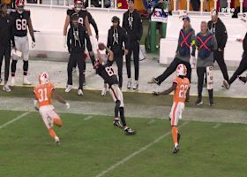 Cousins and Sills V deliver CLUTCH 14-yard completion on fourth-and-14 play in crunch time