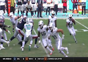 No-look pitch! Tagovailoa channels Jason Kidd on toss to Wright vs. Patriots