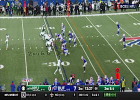 Breece Hall scurries down the sideline for 17-yard gain vs. Bills