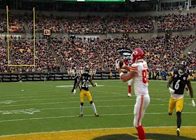 Can't-Miss Play: Kelce hits Tony Gonzalez' celebration after becoming Chiefs' all-time TD receptions leader