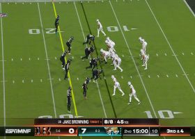 One-handed catch! Ja'Marr Chase ELEVATES for chain-moving snag