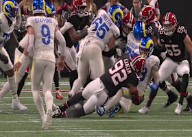 Khalid Kareem's TFL smacks Williams into the turf for a turnover on downs