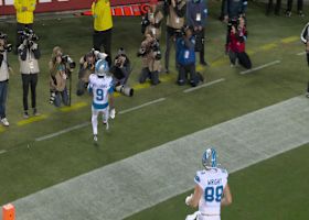 Jameson Williams strolls into the endzone untouched on 3-yard TD