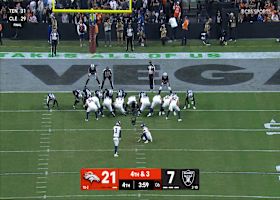 WIll Lutz chips a 23-yard FG to extend Broncos' lead to 24-7 vs. Raiders