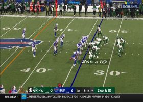 Wilson dots Breece Hall in flat for 13-yard pickup in first quarter