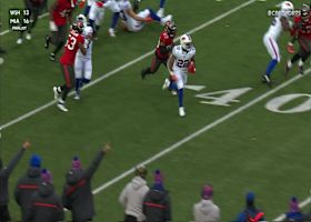 Ray Davis takes 44-yard kick return into Bucs territory