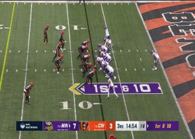 Ty Chandler bounces outside for 24-yard run