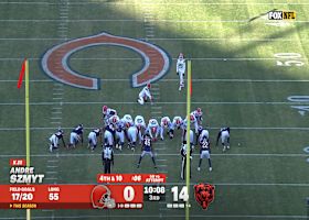 Freezing temperatures are no problem for Andre Szmyt on 50-yard FG