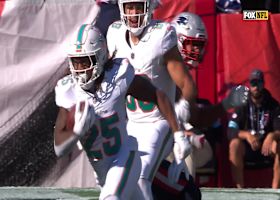 Dolphins RB Jaylen Wright rushes up the middle for 17-yard run