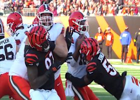 Cedric Johnson engulfs Shedeur Sanders on 10-yard sack