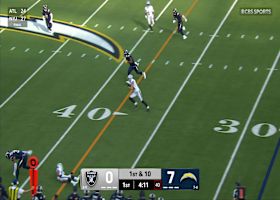 Geno hits Brock Bowers over the middle for 27-yard catch and run