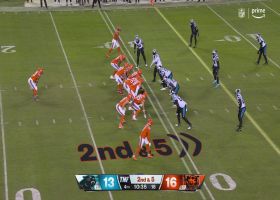 Cole Kmet picks up 14 yards on sideline play-action pass