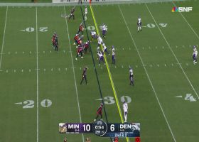 Russell Wilson slings 18-yard throw over middle to Adam Trautman