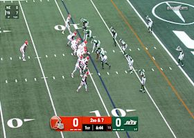 Dillon Gabriel's crossbody throw hits Njoku for games first score