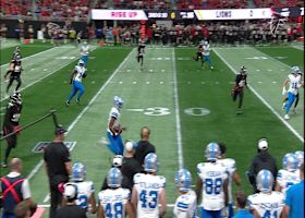 Hendon Hooker scampers up sideline for 23 yards