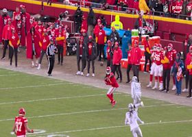 Mahomes' 34-yard strike to Hopkins gets Chiefs to midfield mark before halftime