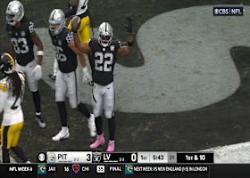 Mattison's 19-yard catch and run gets Raiders on doorstep of end zone