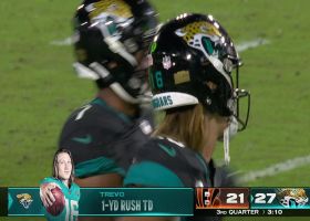 Lawrence's epic TD reach gives Jaguars 6-point lead in third quarter