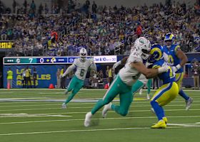 Zach Sieler seals the deal for a 10-yard TFL vs. L.A.'s screen pass