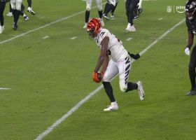 Mixon's slick fingertip grab nets Bengals TD in first half