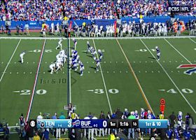 Chig Okonkwo shakes off defender on 26-yard catch and run