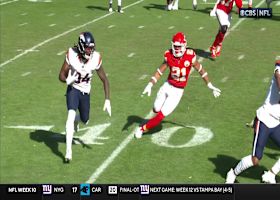 Lil'Jordan Humphrey accelerates after the catch for a Broncos' first down