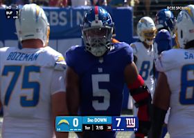 Kayvon Thibodeaux boosts his 2025 sack total to 2.5 via Herbert takedown