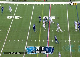 Brock Wright works upfield for 16 yards off screen-pass