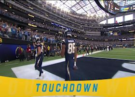 Justin Herbert's 26th TD pass of 2025 trims Texans' lead to 17-9 in third quarter