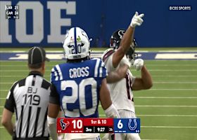 Hutchinson absorbs heavy contact on 15-yard third down reception