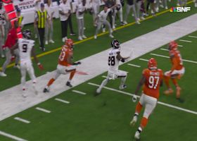 Joe Mixon takes fly sweep for 16-yard ride