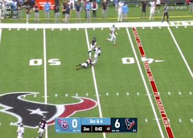 Cam Ward throws a strike to Calvin Ridley for 22-yard gain