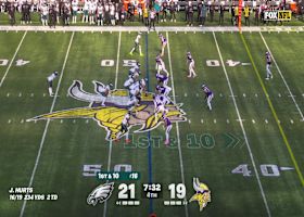 DeVonta Smith sets a new single-game personal receiving mark with a 21-yard reception