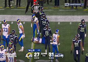 Blake Corum's 10-yard burst breaks tackles to move the chains